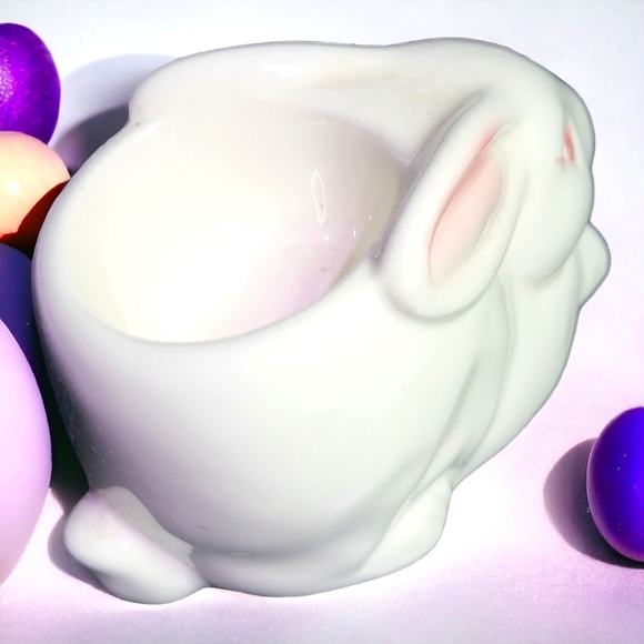 Vintage Hand Painted Rabbit Indoor Planter Pot, Spring Decor, Easter Bunny - Picture 3 of 4